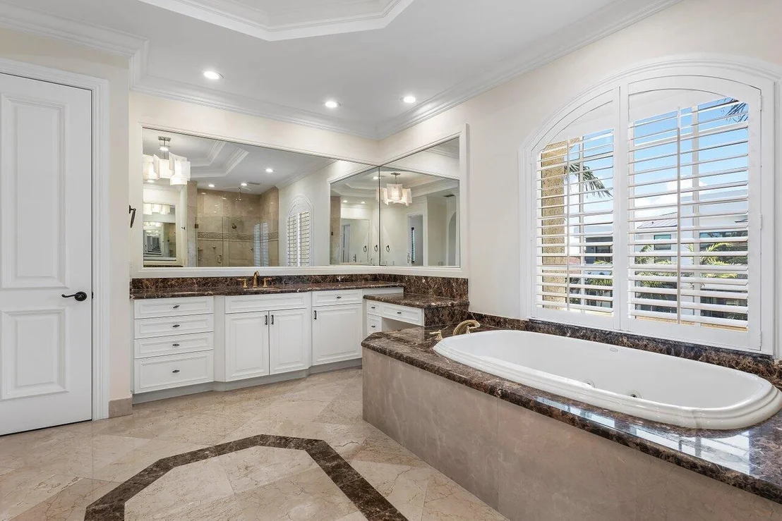 Photo of 953 Banyan Drive