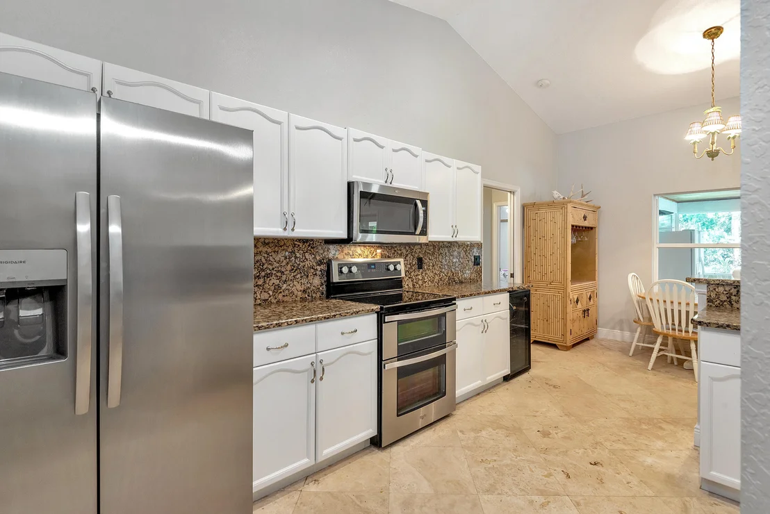 Photo of 18763 Hamlin Boulevard