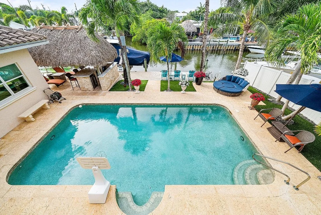 Photo of 906 Dolphin Drive