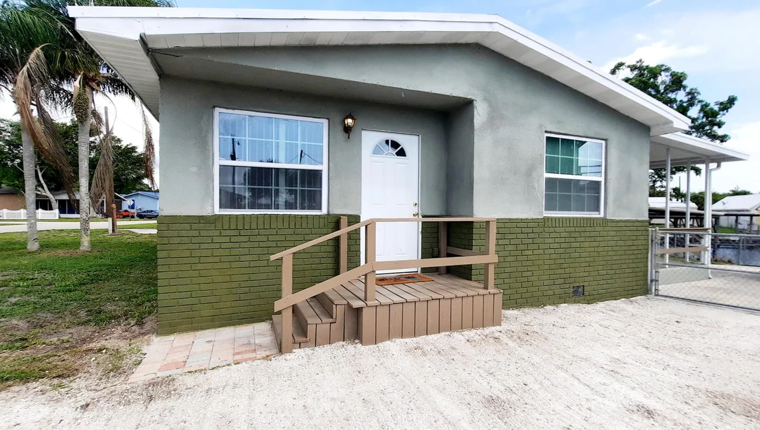 Photo of 1067 Elm Street