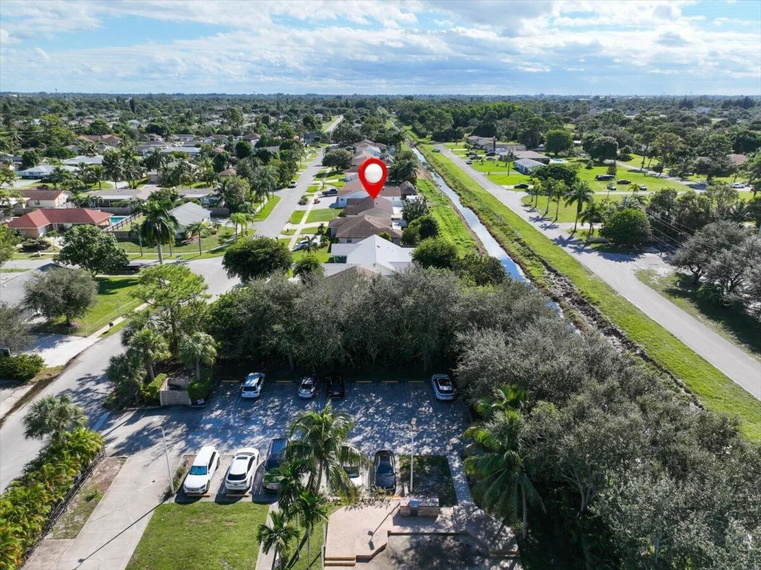 Photo of 4388 Mediterranean Road