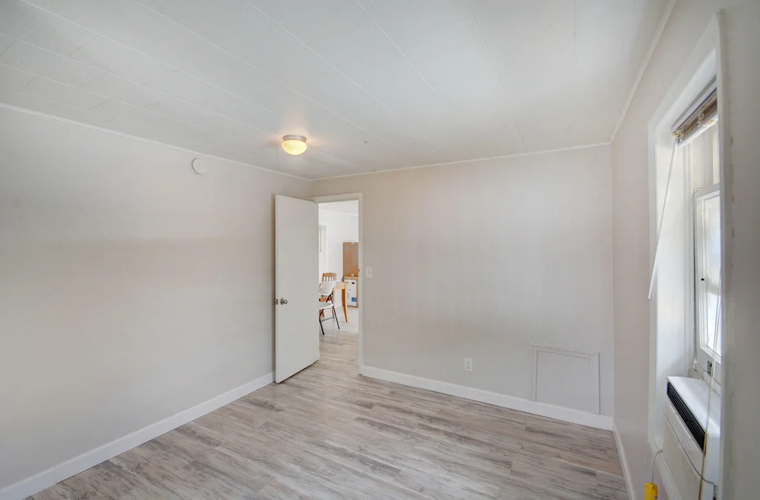 Photo of 215 N E Street
