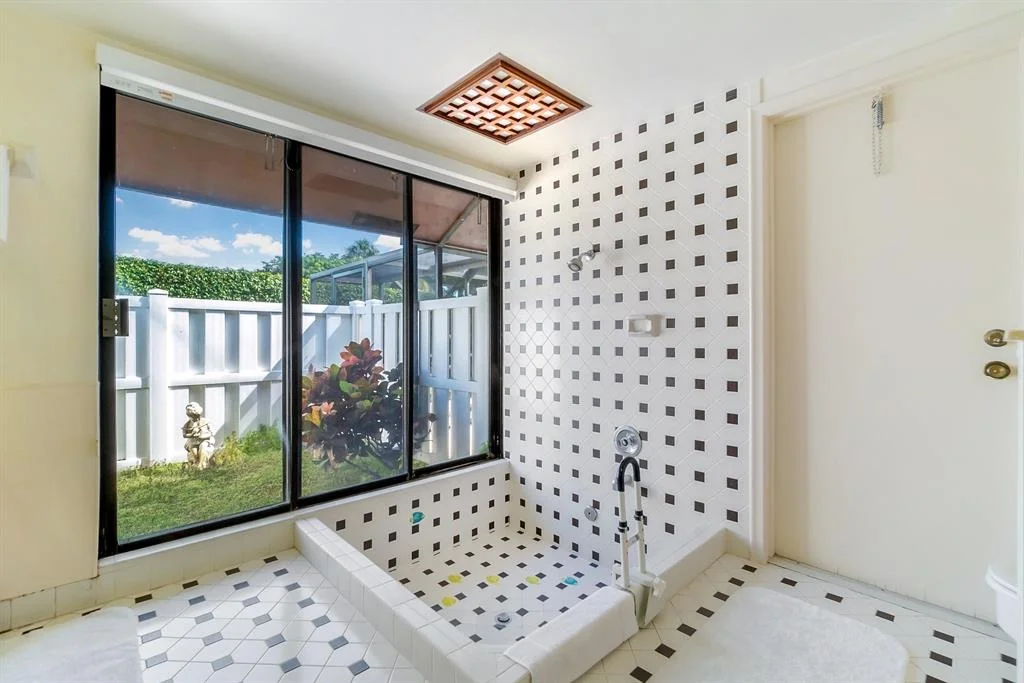 Photo of 5963 Glenbrook Drive