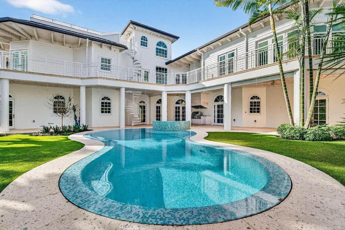 Photo of 720 N Ocean Boulevard