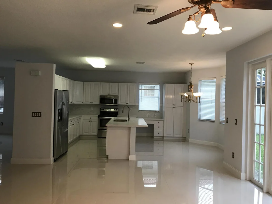 Photo of 6335 Stonehurst Circle