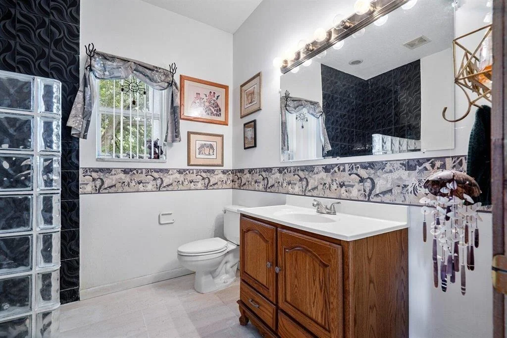 Photo of 6077 Pineneedle Lane
