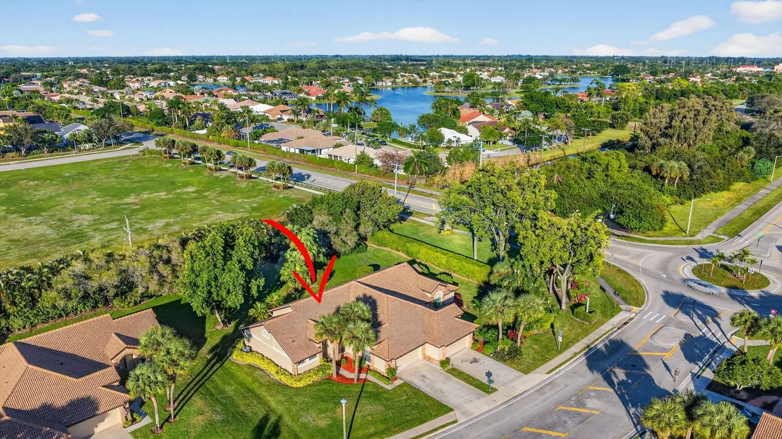 Photo of 7147 Le Chalet Boulevard