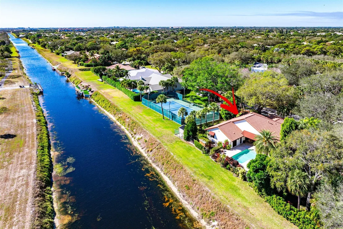 Photo of 2455 Hampton Bridge
