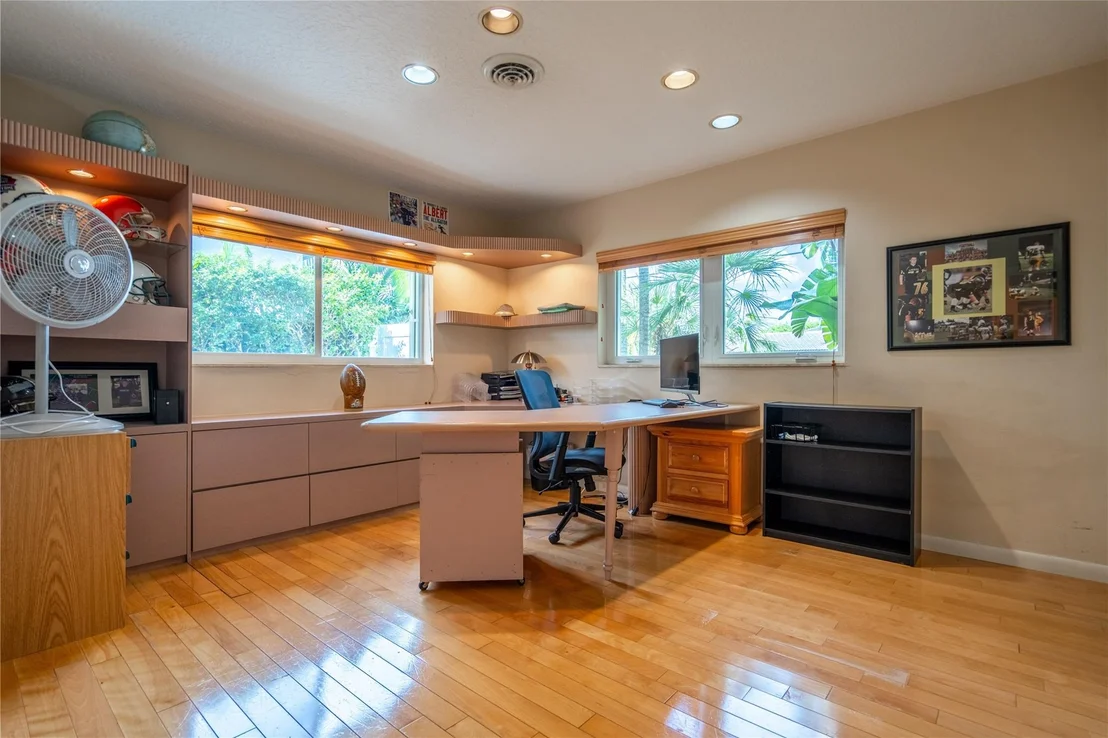 Photo of 4120 NE 23rd Terrace