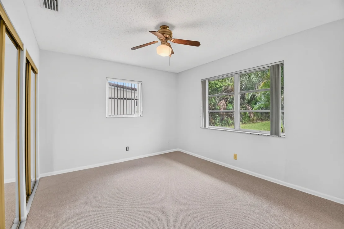 Photo of 129 GREENBRIER Drive