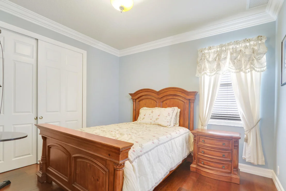 Photo of 533 Edgebrook Lane