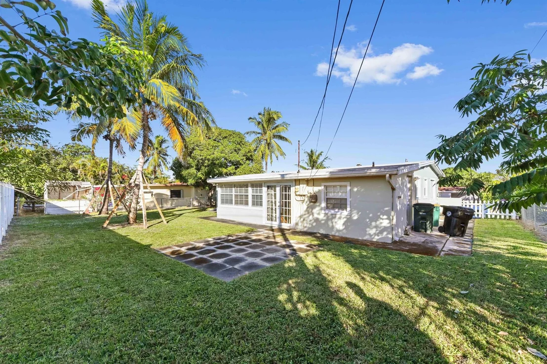 Photo of 1467 Cochran Drive