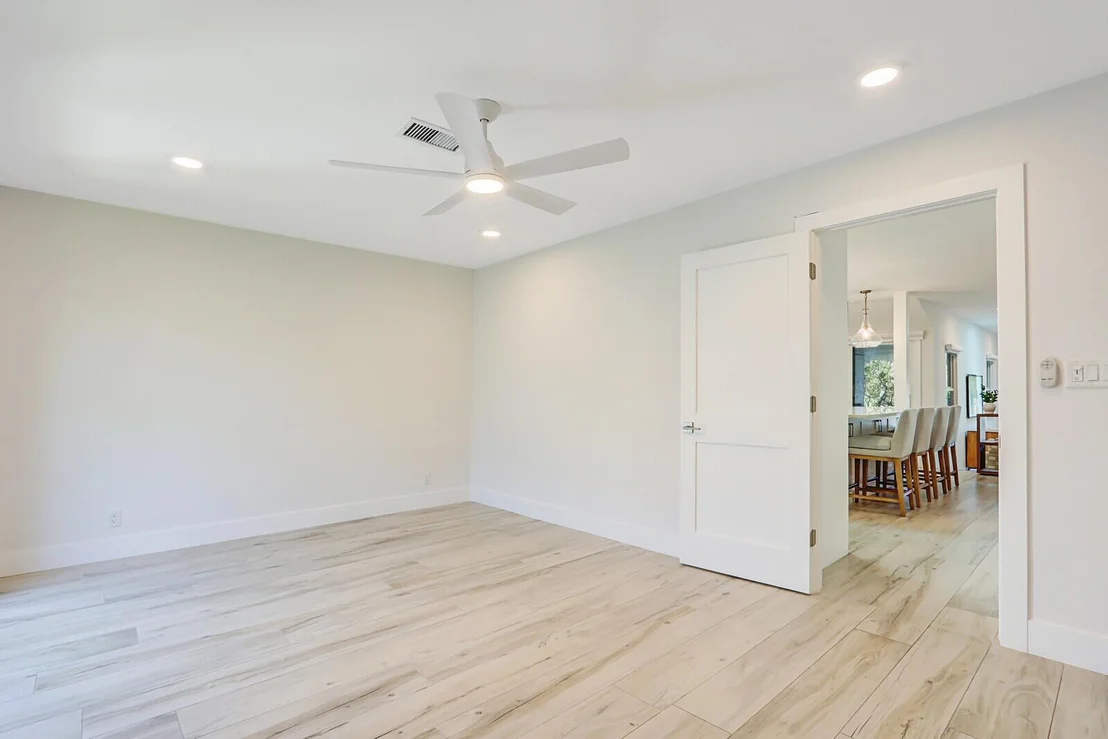 Photo of 17026 Bay Street