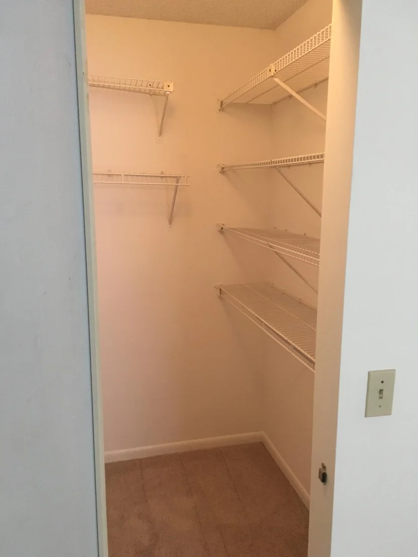 Photo of Unit E at 1001 Pinecrest Circle