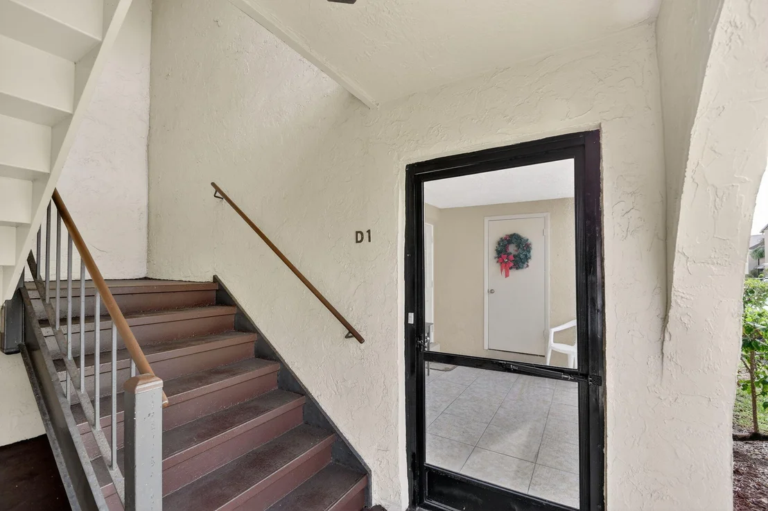 Photo of Unit D1 at 342 Pine Ridge Circle