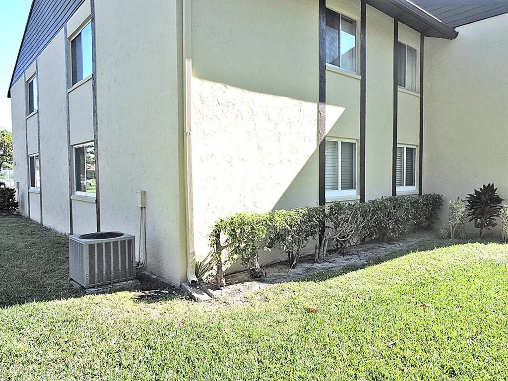 Photo of Unit C1 at 303 Pine Ridge Circle