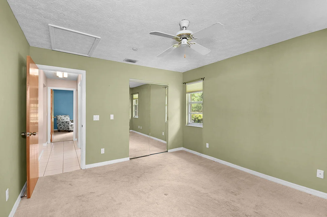 Photo of 895 SE Waterside Way