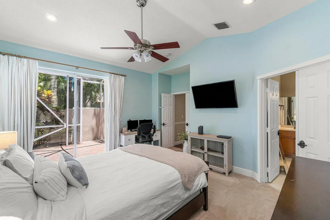Photo of 6329 Stonehurst Circle