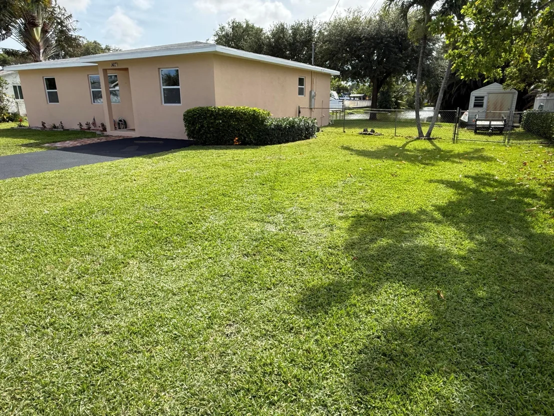 Photo of 1417 Willow Road