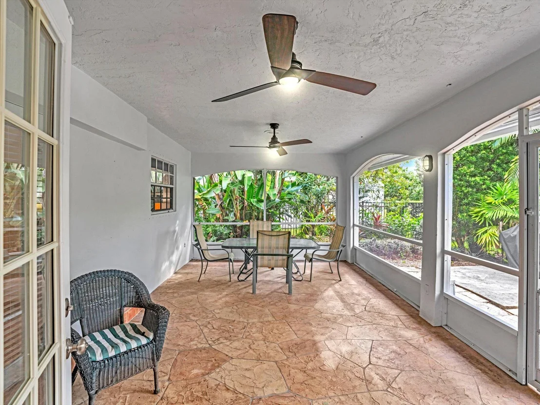 Photo of 3204 Lakeview Drive