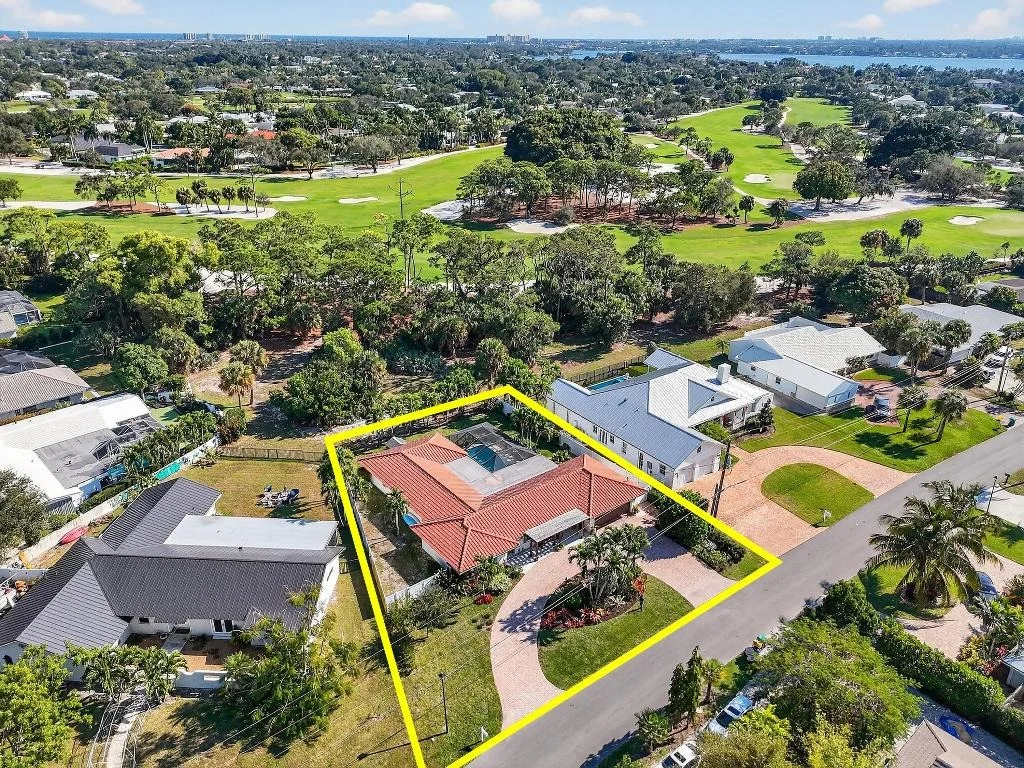 Photo of 198 Golfview Drive