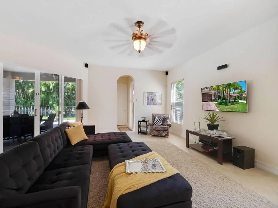 Photo of 652 Edgebrook Lane