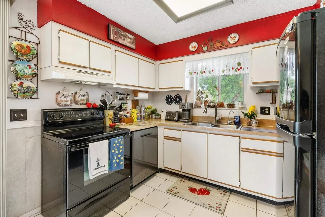 Photo of 4579 Addison Street