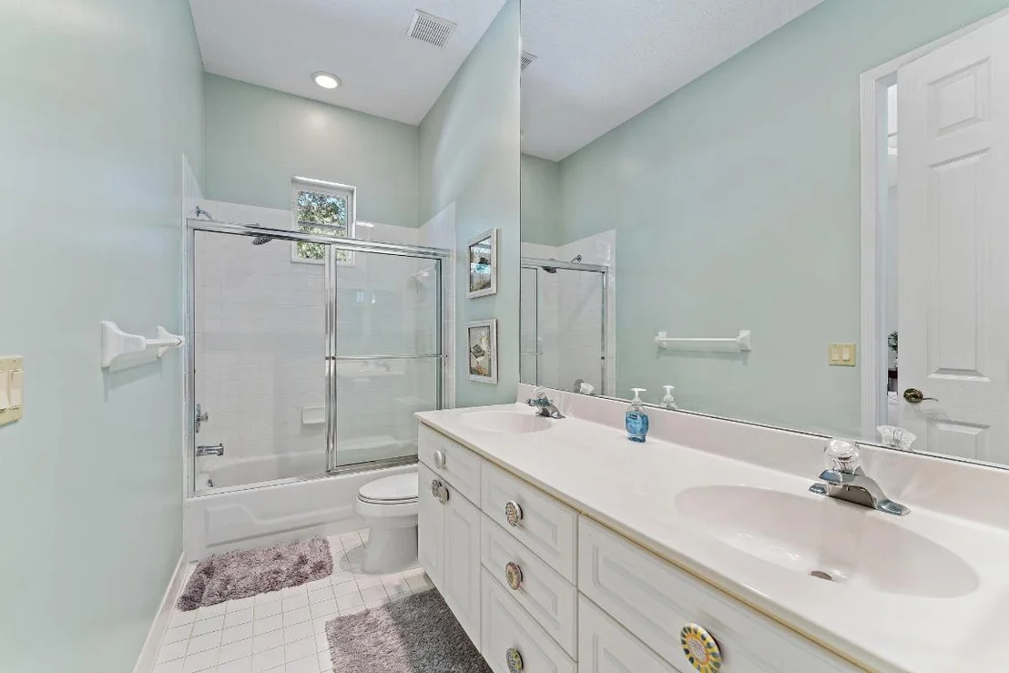 Photo of 18440 SE Lakeside Drive