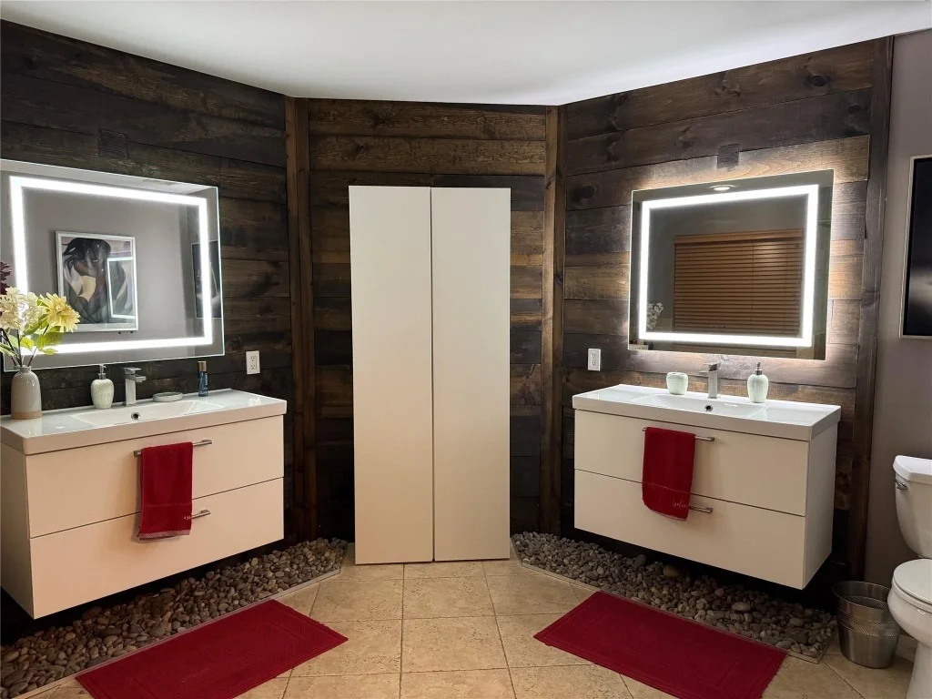 Photo of 2702 E Orchard Circle