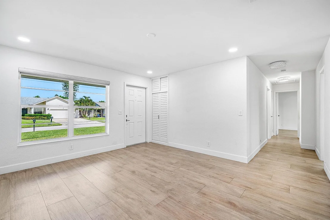 Photo of 530 Heron Drive