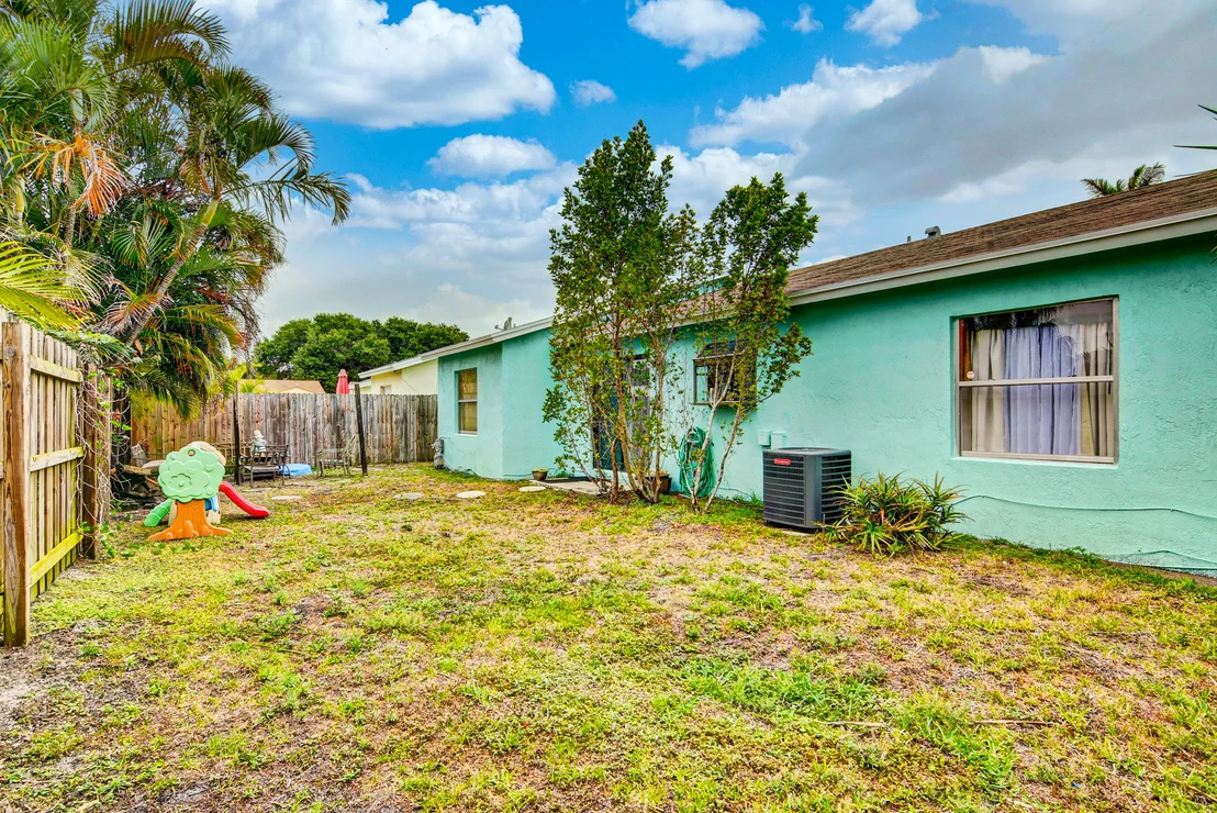 Photo of 6194 Moonbeam Drive