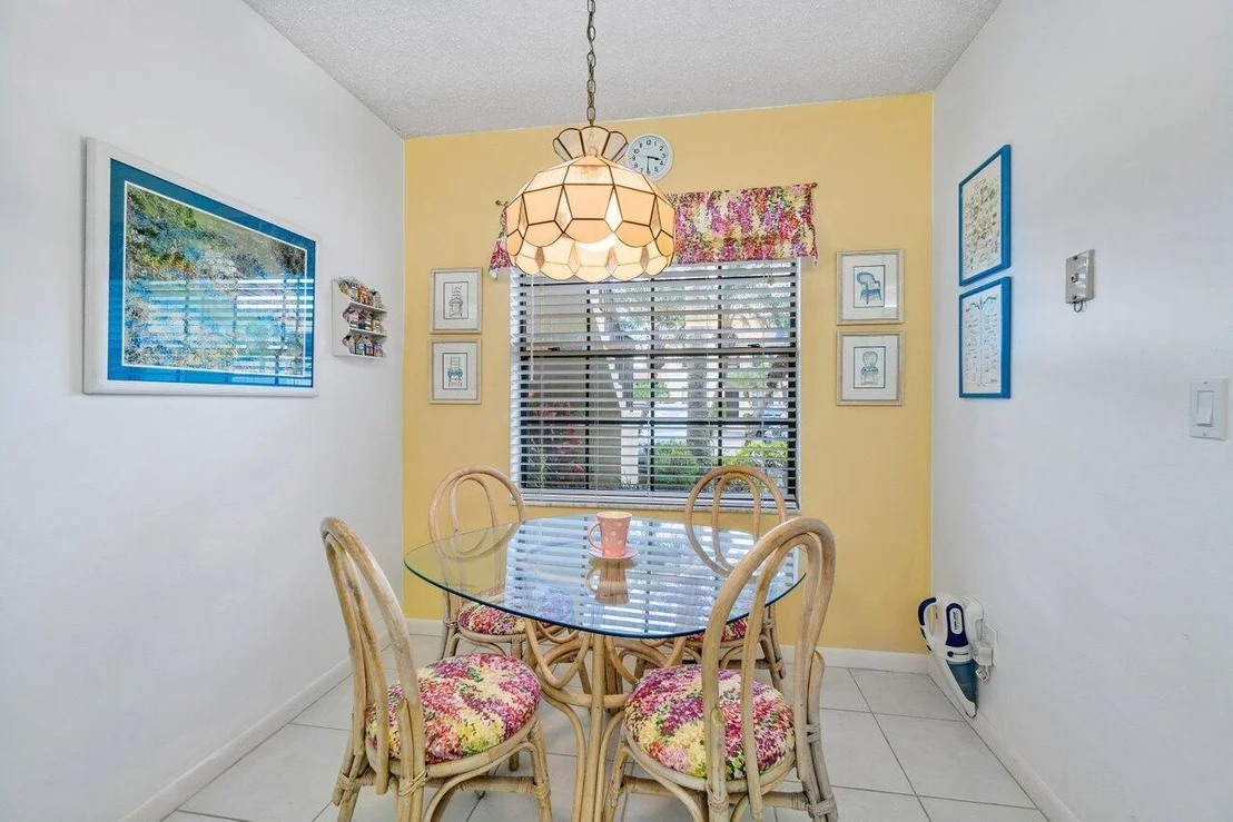 Photo of Unit A at 1501 Pinecrest Circle