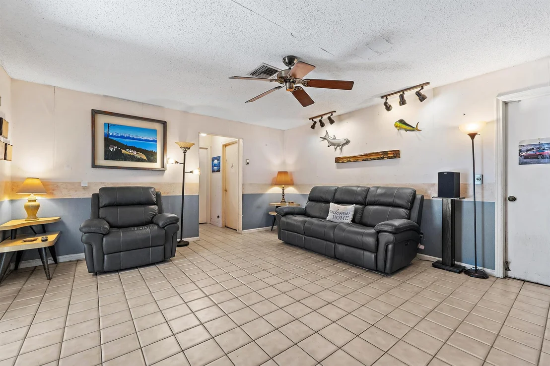 Photo of 404 Highwood Circle