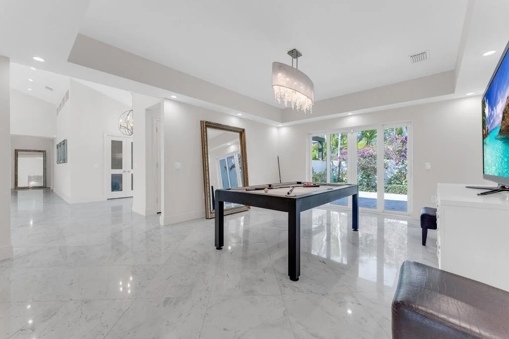Photo of 355 Oakview Drive
