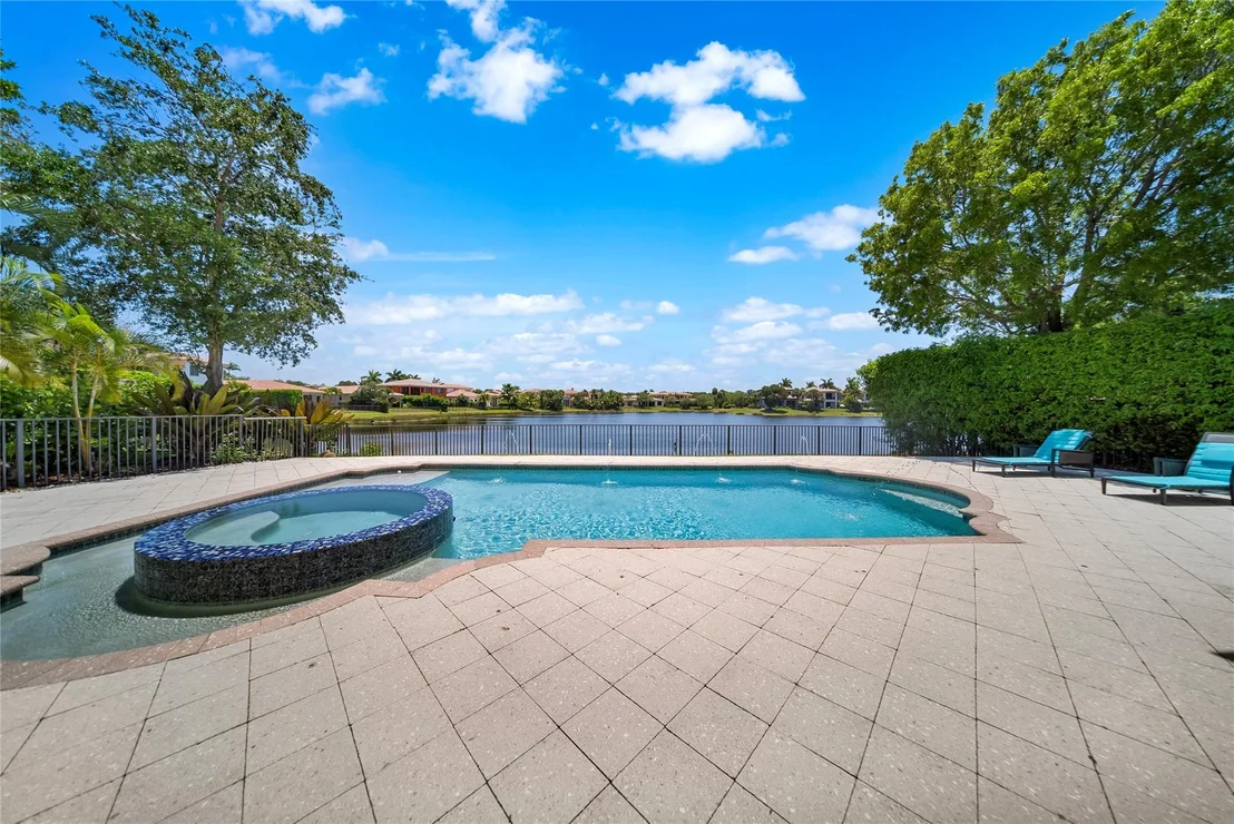 Photo of 9460 Eden Manor