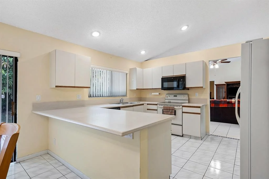 Photo of 9535 Sun Pointe Drive