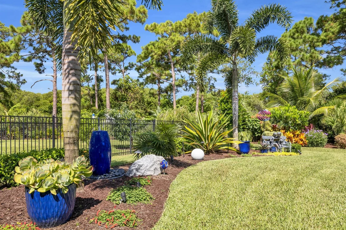 Photo of 718 SW Riverwatch Place