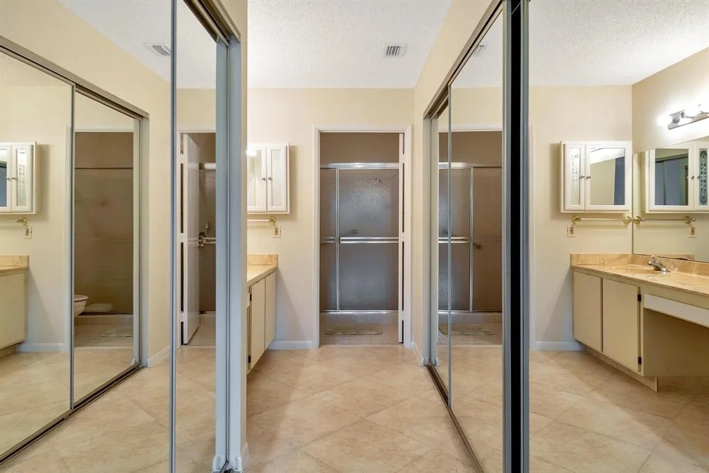 Photo of 8230 Springtree Road