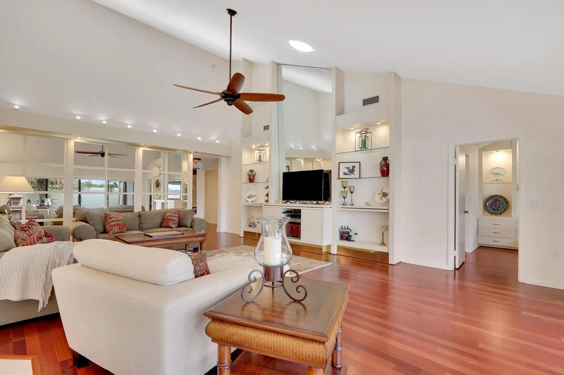 Photo of 408 River Edge Road
