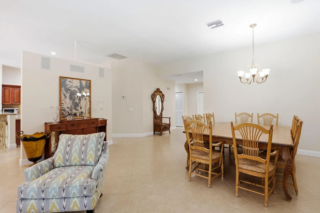 Photo of 435 MOHAWK Lane