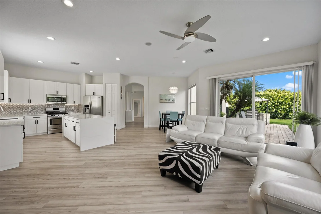 Photo of 1215 Creekside Drive