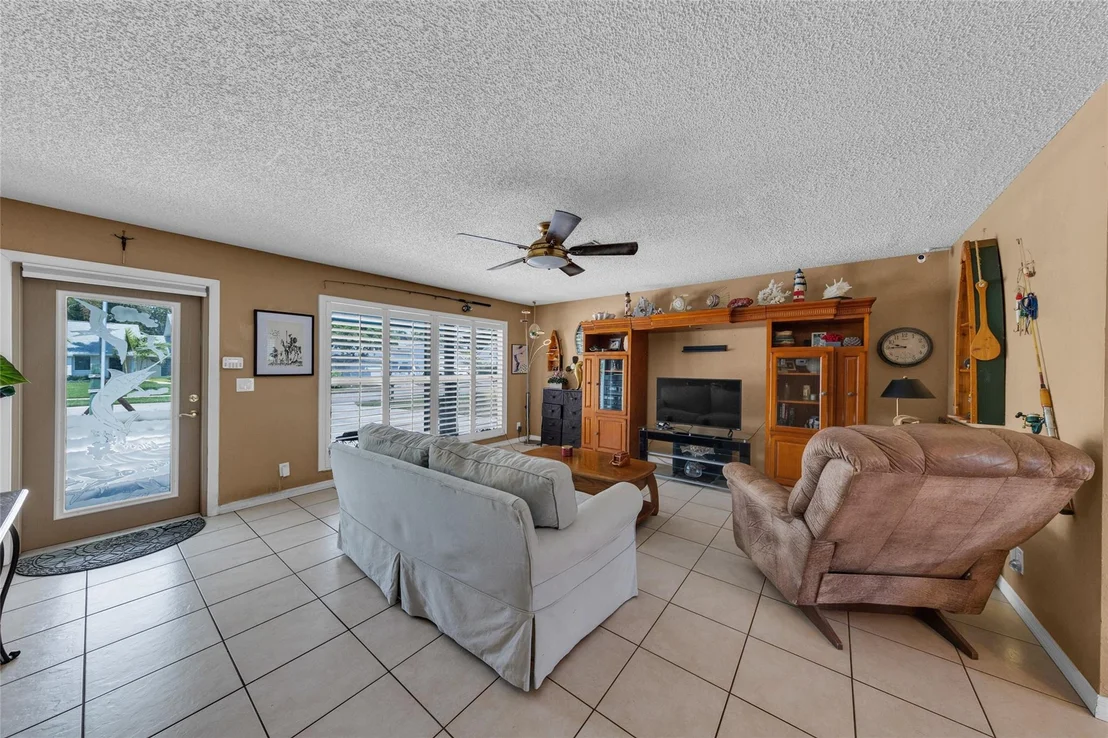 Photo of 2919 Cormorant Road