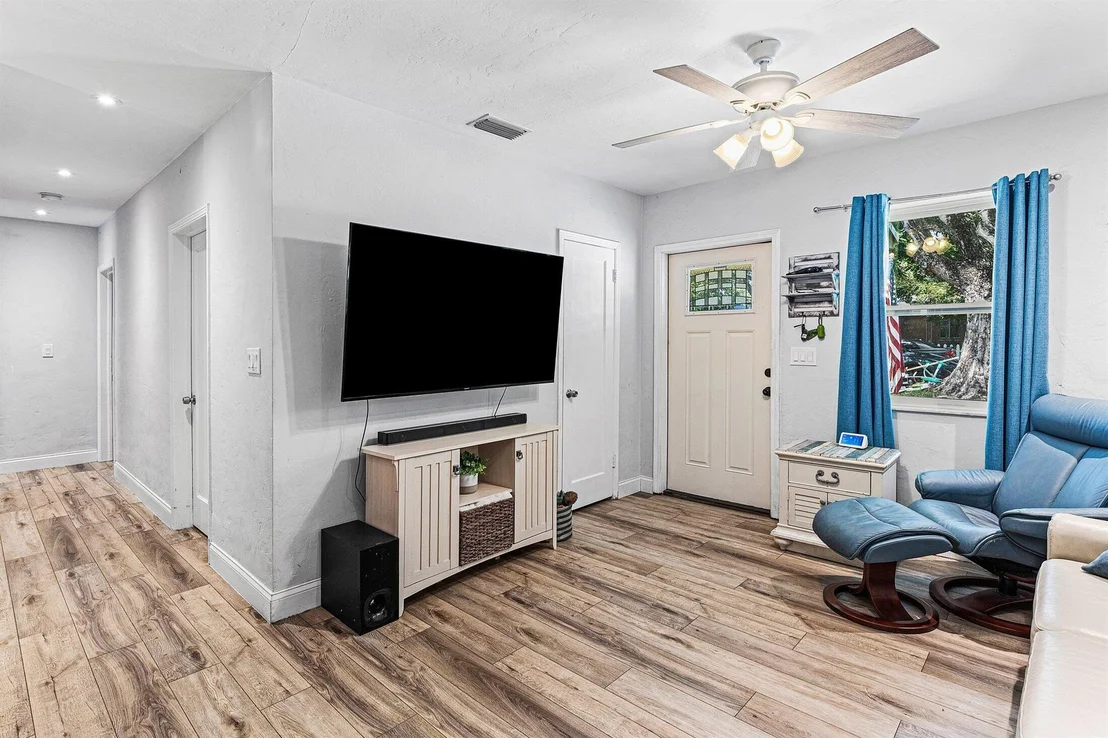 Photo of 3108 Clyde Road