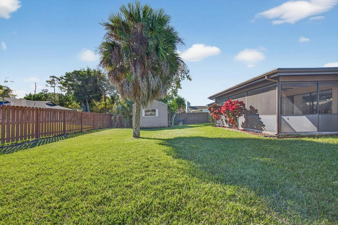 Photo of 5216 Palm Drive