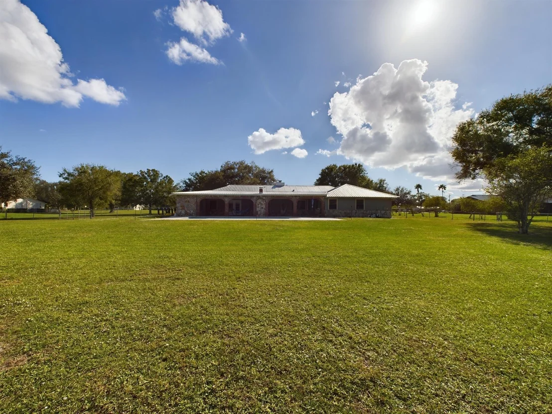 Photo of 2267 NE 54th Trail