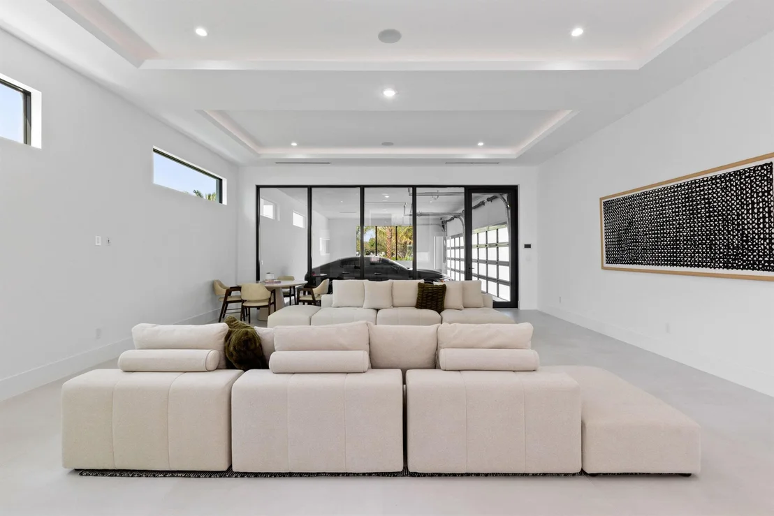 Photo of 88 W Riverside Drive