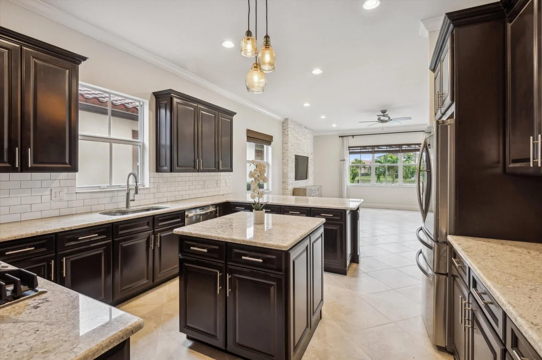 Photo of 8540 Lakeside Drive