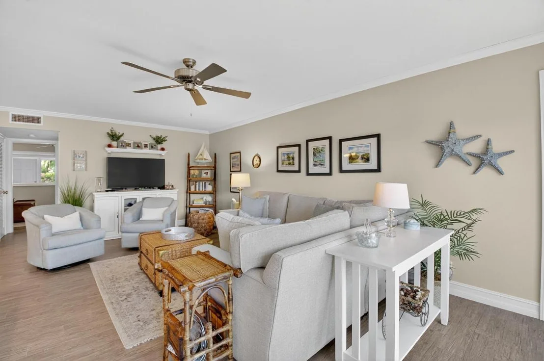 Photo of Unit C at 557 High Point Drive