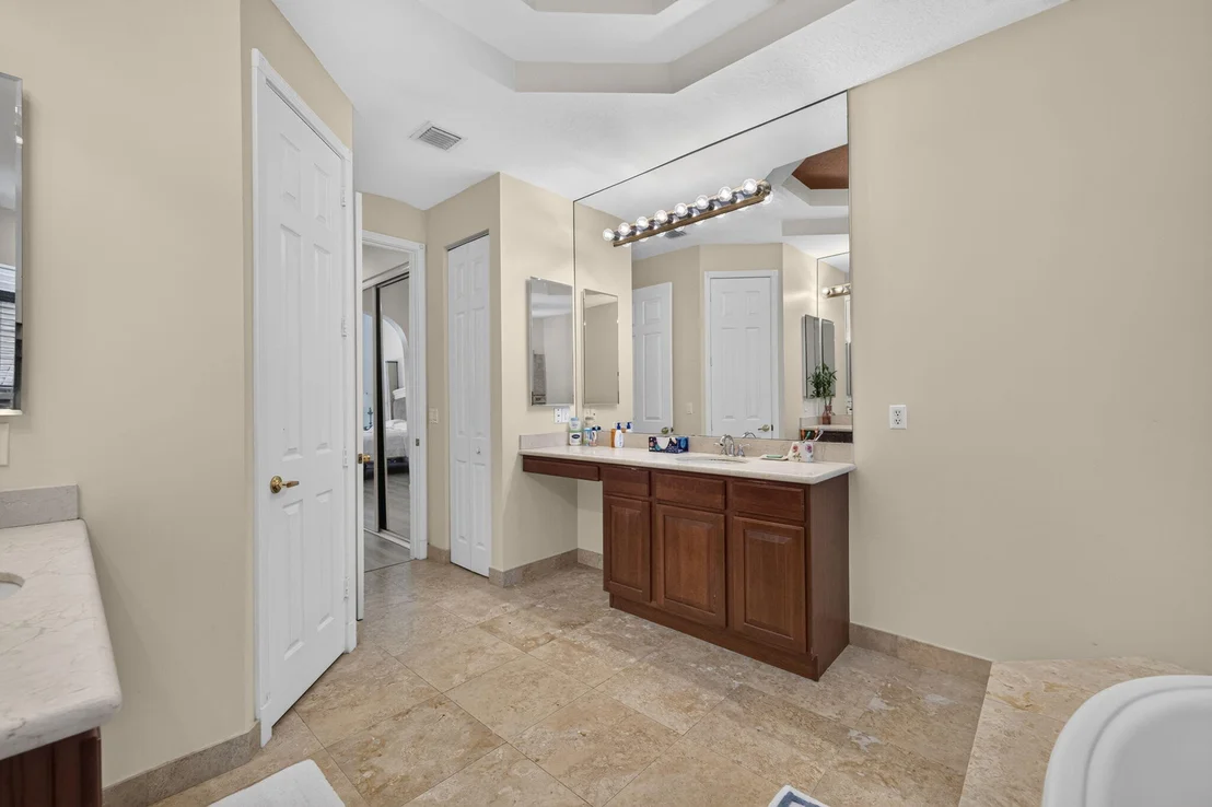 Photo of 755 SW RIVER BEND Circle