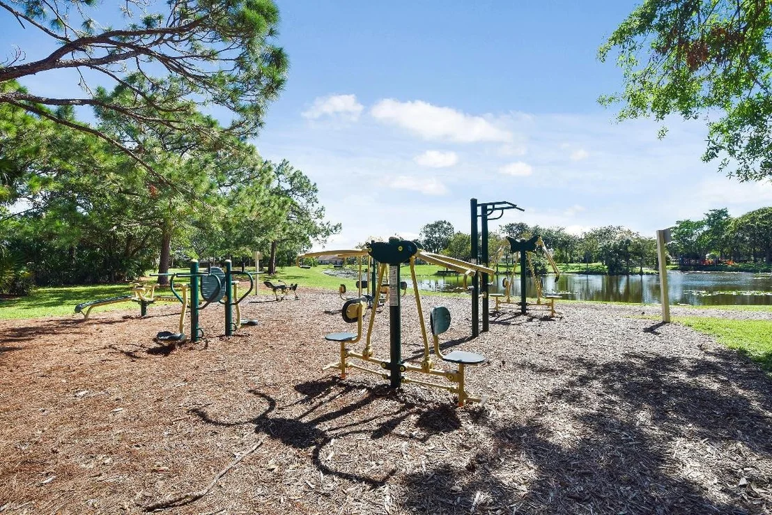 Photo of Unit B at 1001 Pinecrest Circle